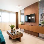 Ez Luxury Living Apartment