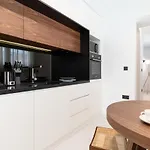 Ez Luxury Living *