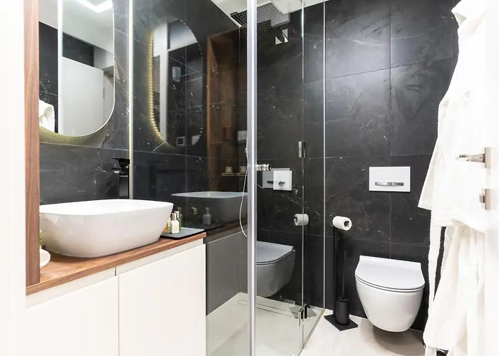 Ez Luxury Living 罗维尼