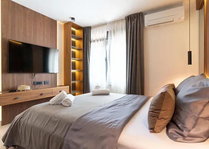 Ez Luxury Living 罗维尼